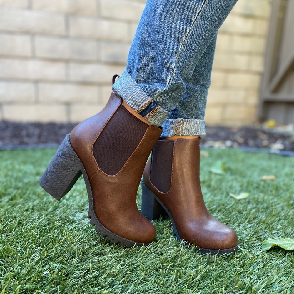 Women Brown Faux Leather Chelsea Ankle Booties - Picture 3 of 5